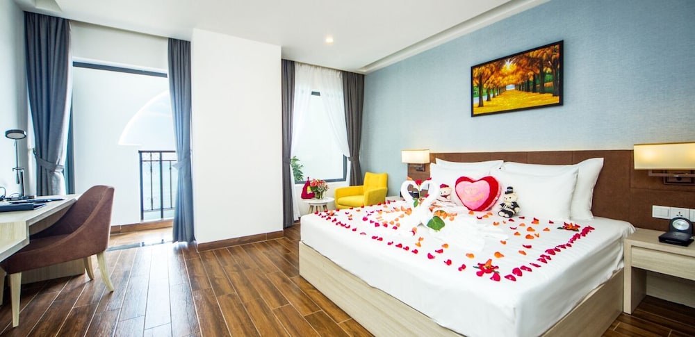 Senior, Queen Bed, Sea View, Hon Chong Retreat Nha Trang 2/10