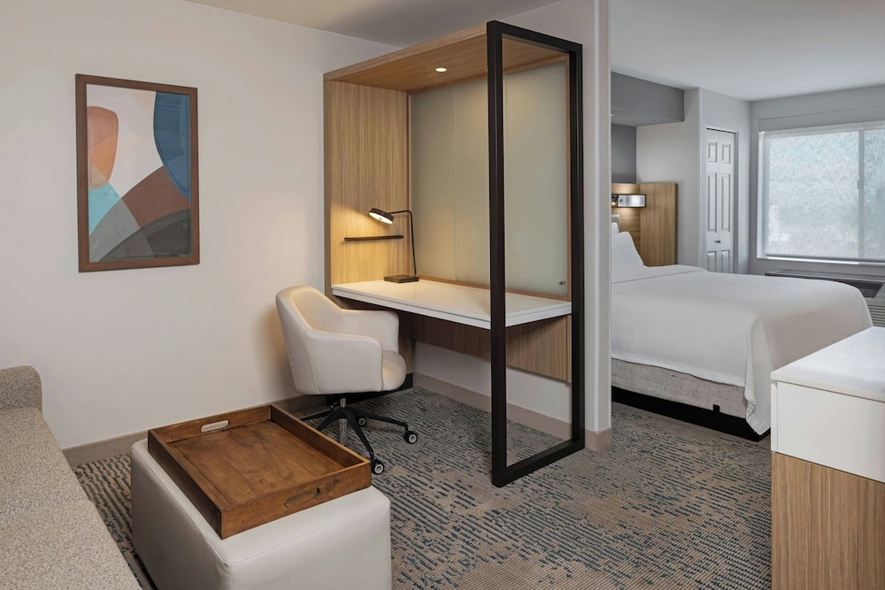 جناح بسرير كينج مع أريكة، SpringHill Suites Lancaster Palmdale 6/10