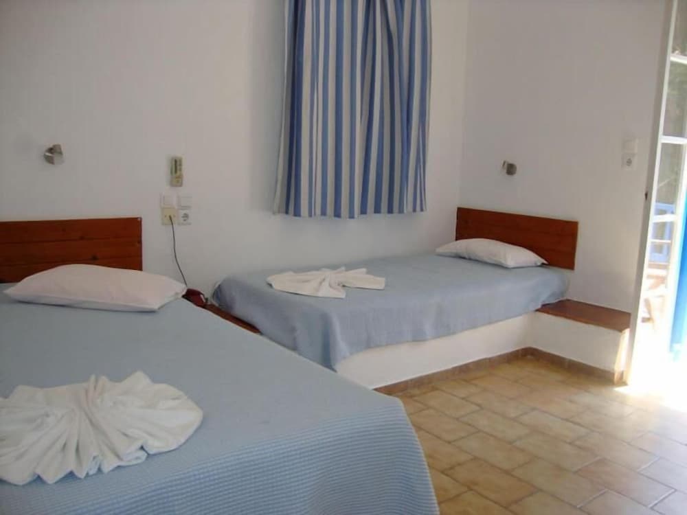 Minoa Hotel Amorgos 4/19