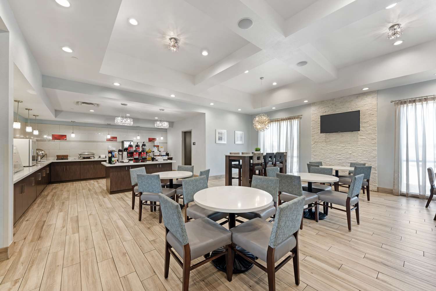 Best Western Plus Buda Austin Inn and Suites 28/35