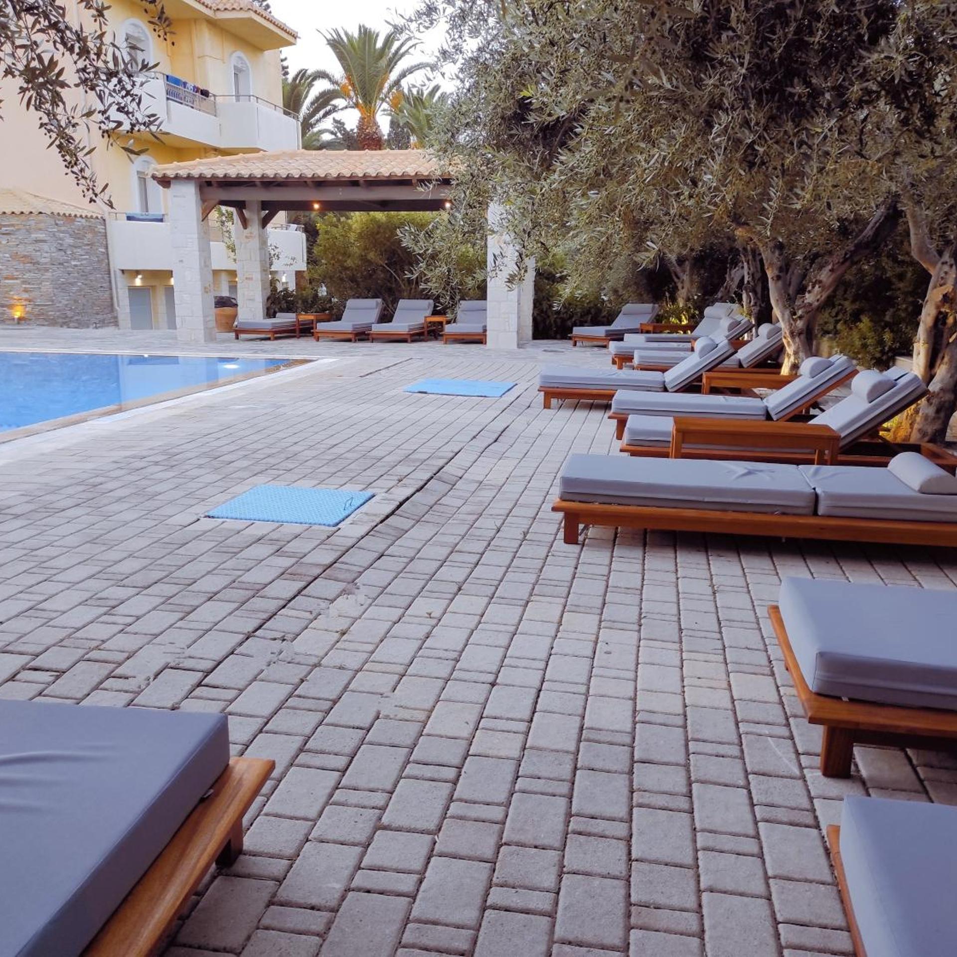 Lili Hotel 34/53
