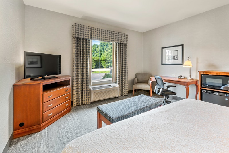 Hampton Inn and Suites Mystic 9/56
