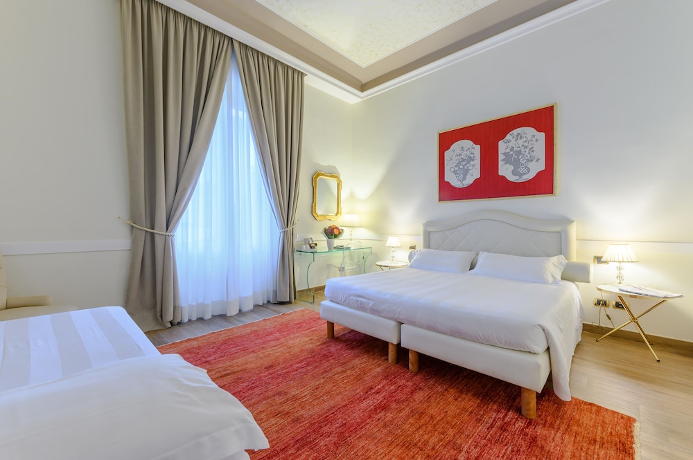 غرفة رباعية بسرير مزدوج مع أريكة، Hotel Kraft 2/7