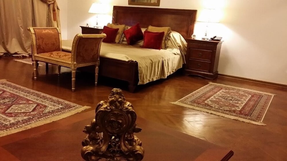 Grand Boutique Hotel 40/77