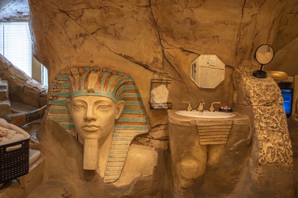 Anniversary Inn - South Temple 21/50