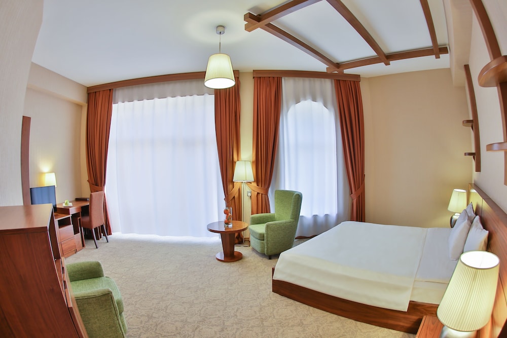 El Resort Hotel 10/50