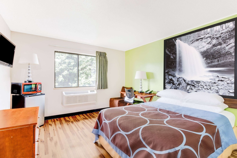 Standard, Queen Bed