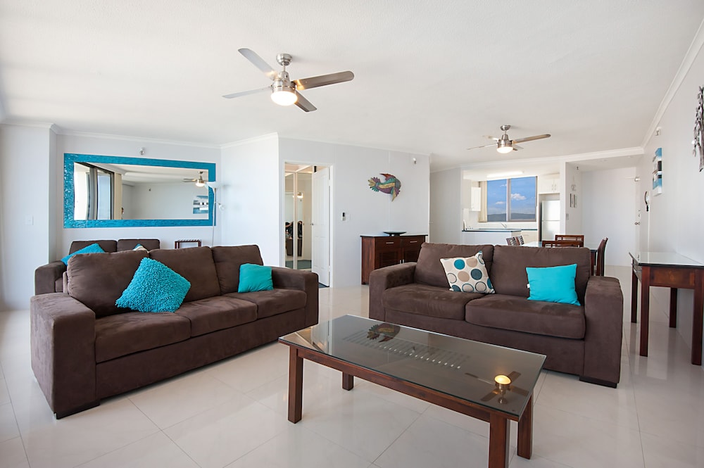 Surfers International Apartments 14/35