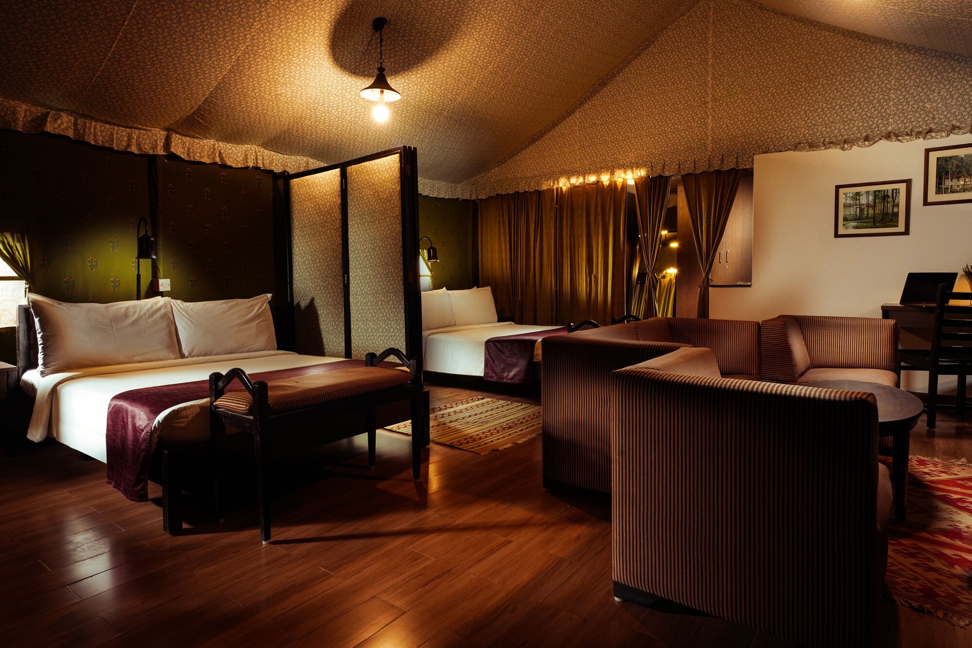 DELUXE, TENT