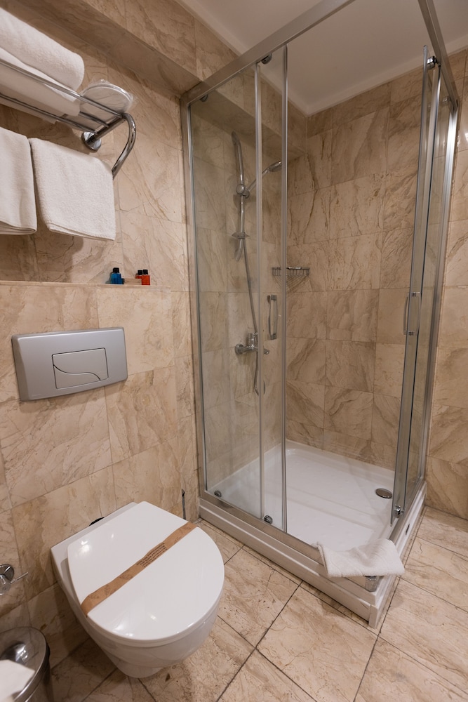 Asia Business Suites 48/50