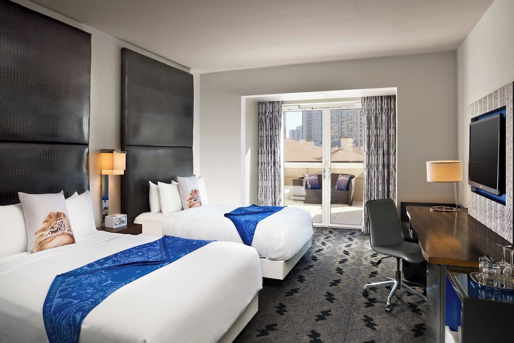 Premier, 2 Queen Beds, City View, Balcony