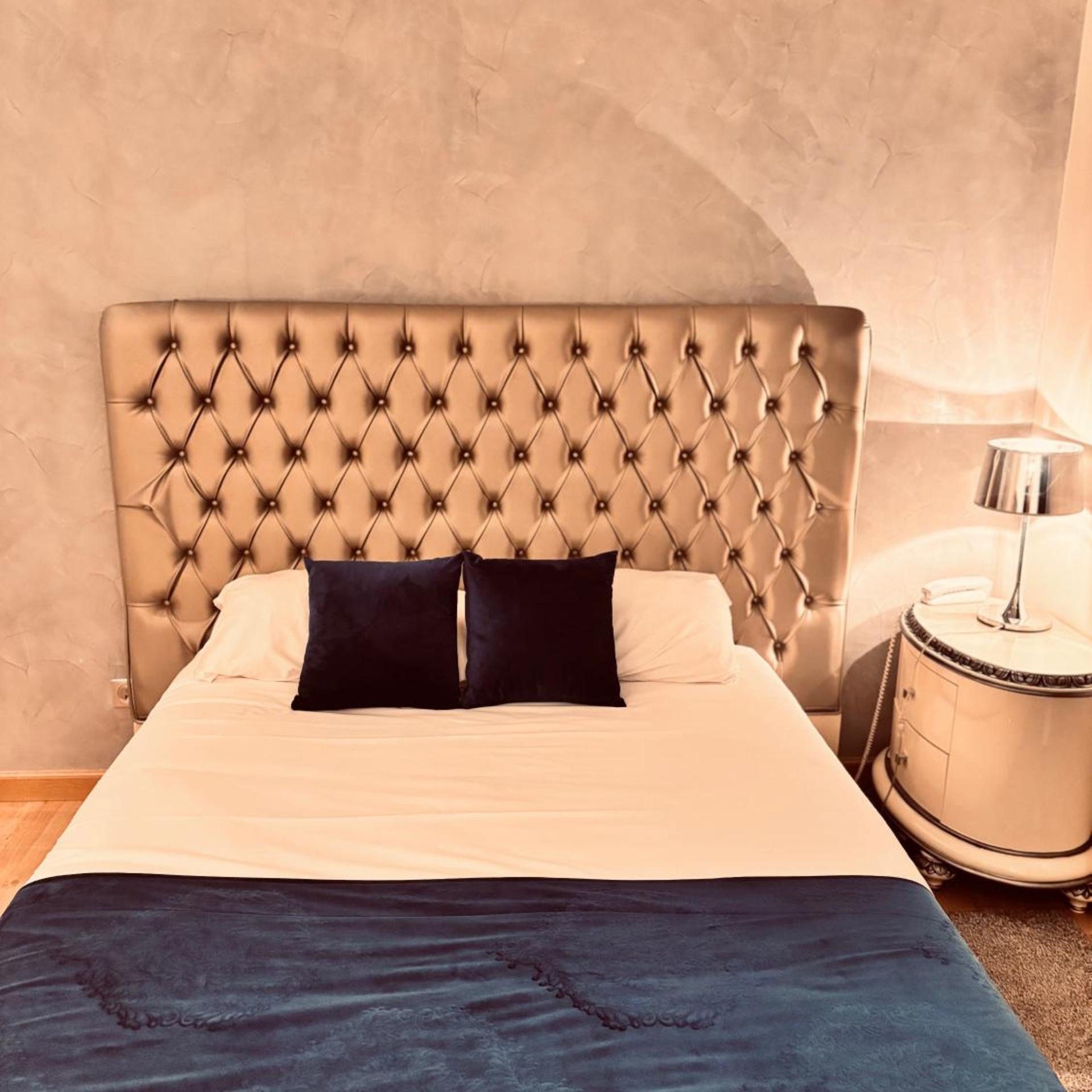 غرفة سوبيريور بحوض استحمام، HOTEL SAINT MARTIN 5/10
