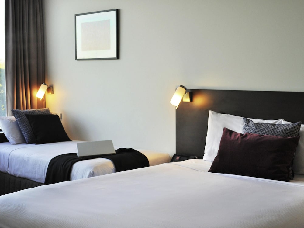 IBIS MELBOURNE GLEN WAVERLEY 22/76