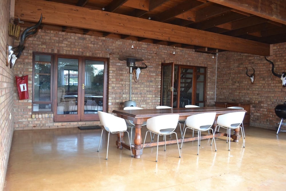 Makhato 84 Bush Lodge 28/45