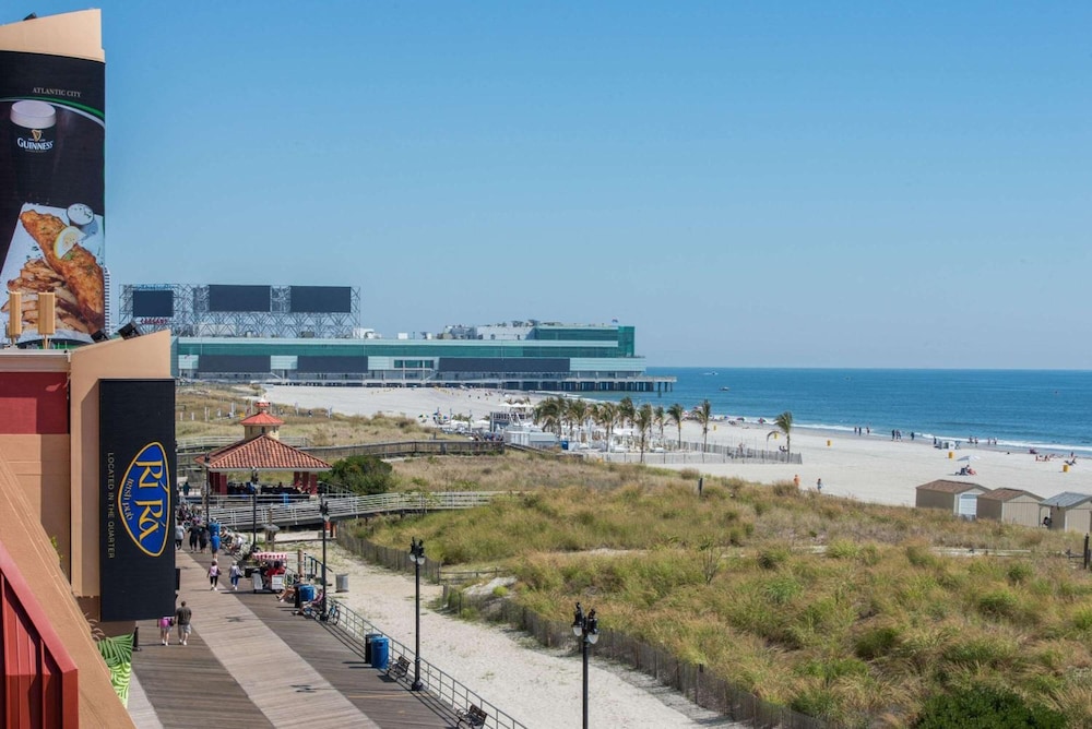 Atlantic Motor Inn Near Boardwalk 33/39