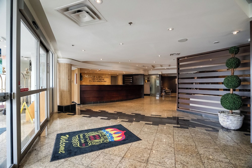 Monte Carlo Inn Airport Suites 12/68