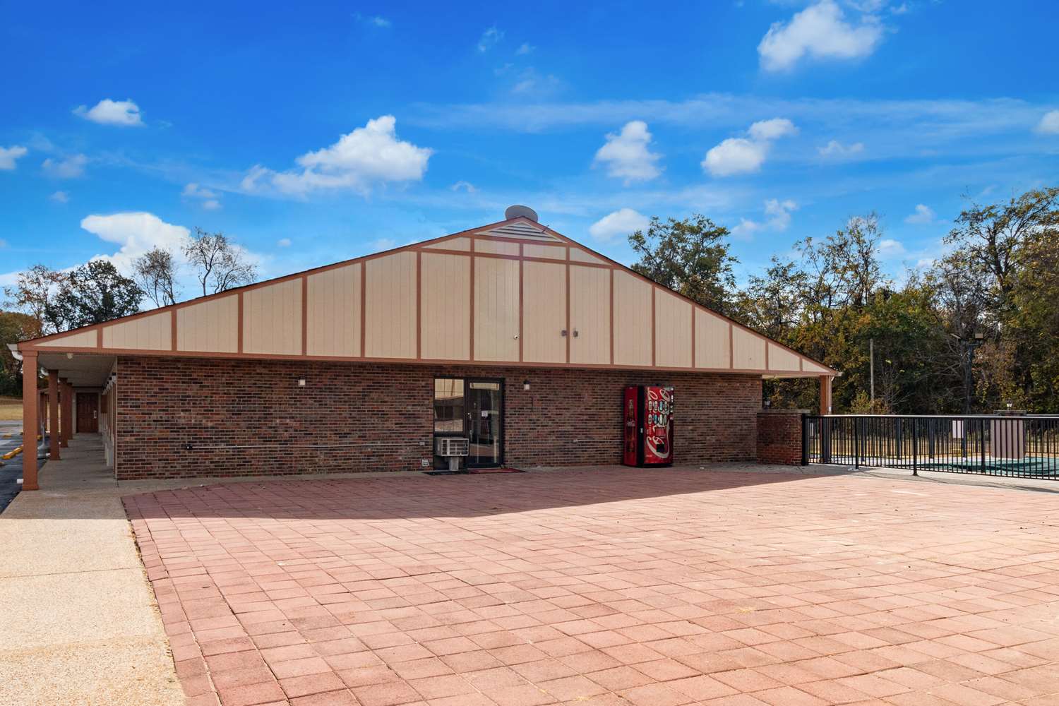 Econo Lodge Cornersville I-65 42/46