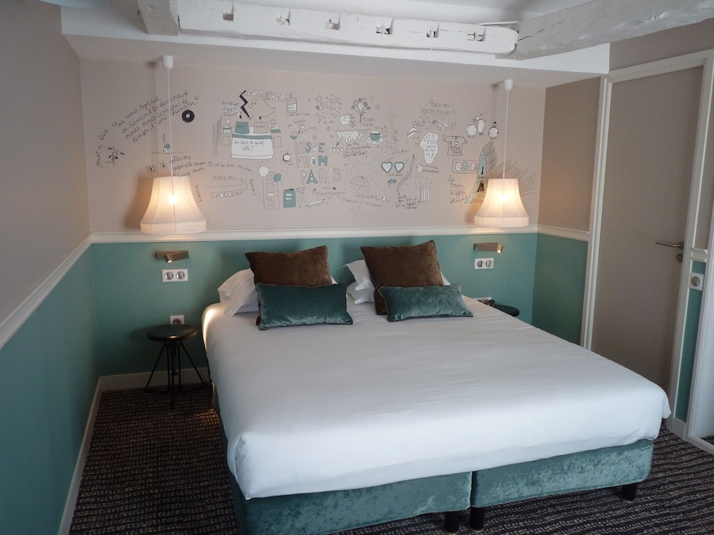 Hotel Des 3 Poussins 24/53