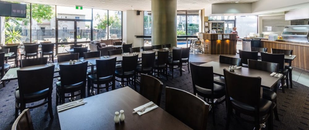 Hillcrest Apartment Hotel 38/49