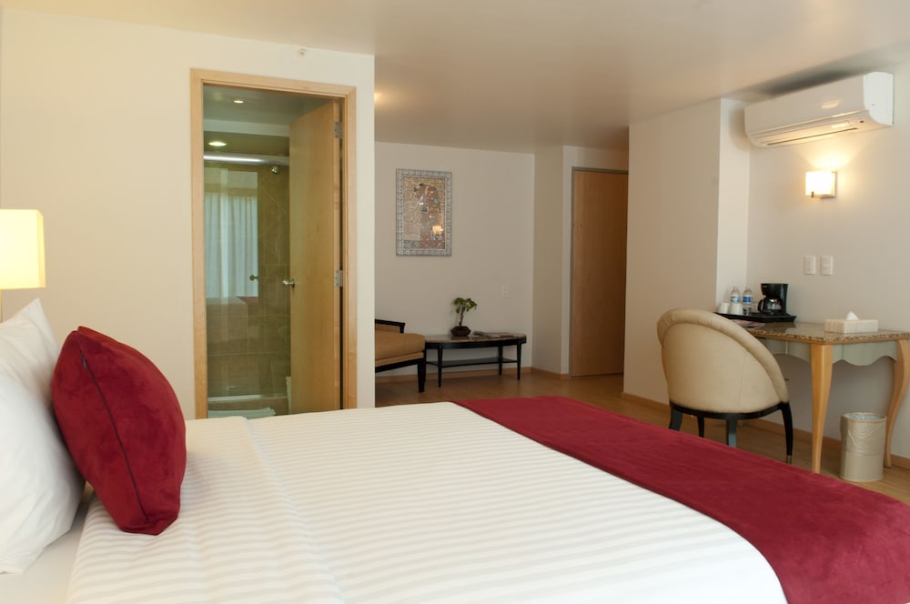 SUITE, QUEEN BED, EXTERIOR VIEW