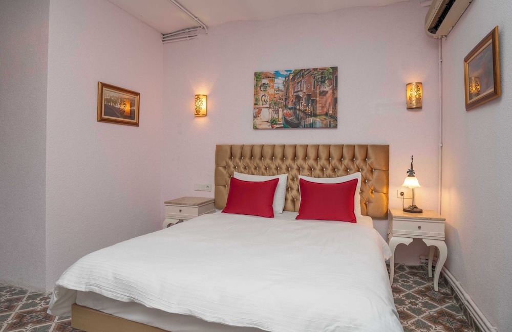 Laden Palas Hotel 11/50
