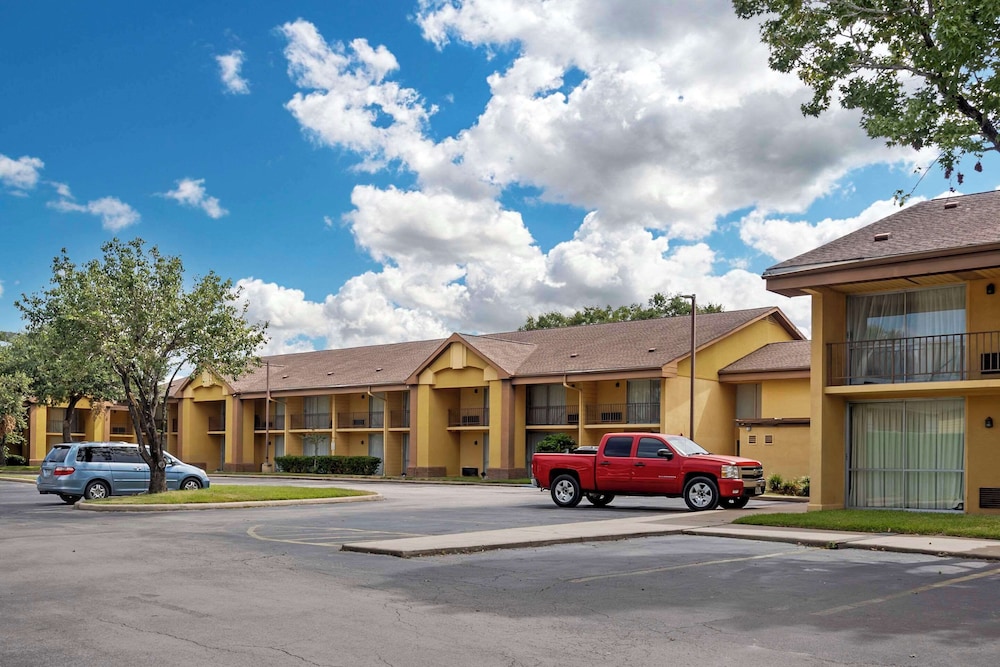 Quality Inn & Suites NRG Park - Medical Center 49/61