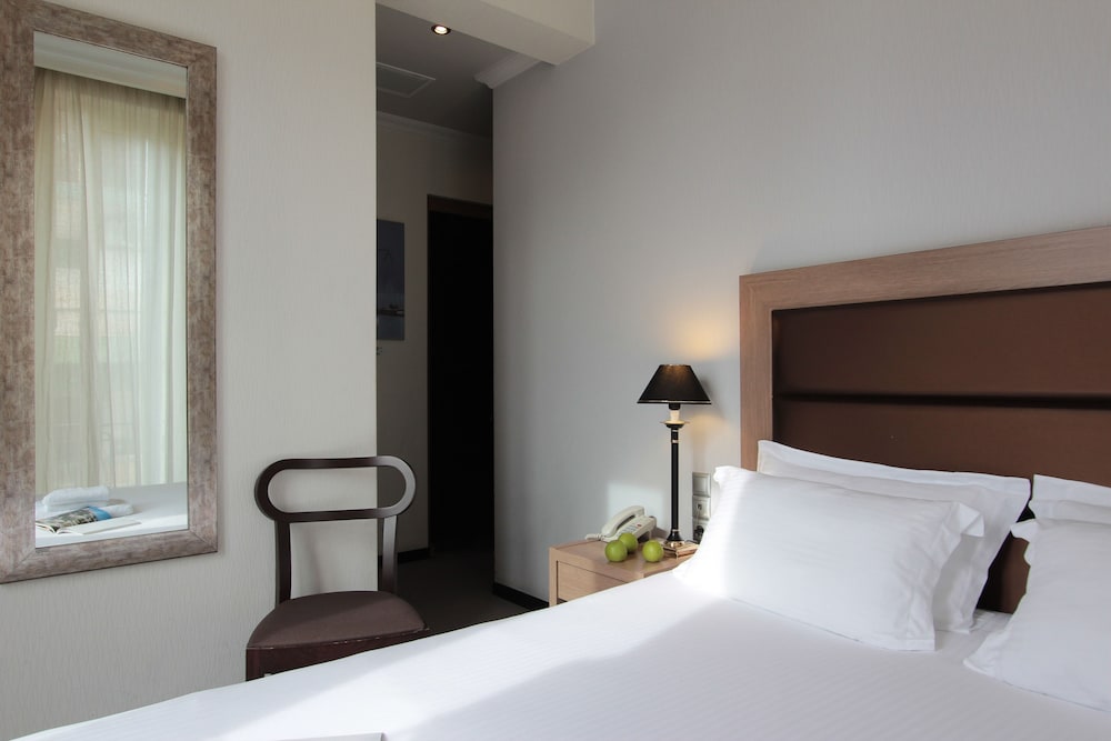 Athens Lotus Hotel 24/47
