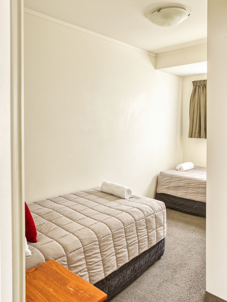 2 BEDROOMS, SUPERIOR, APARTMENT