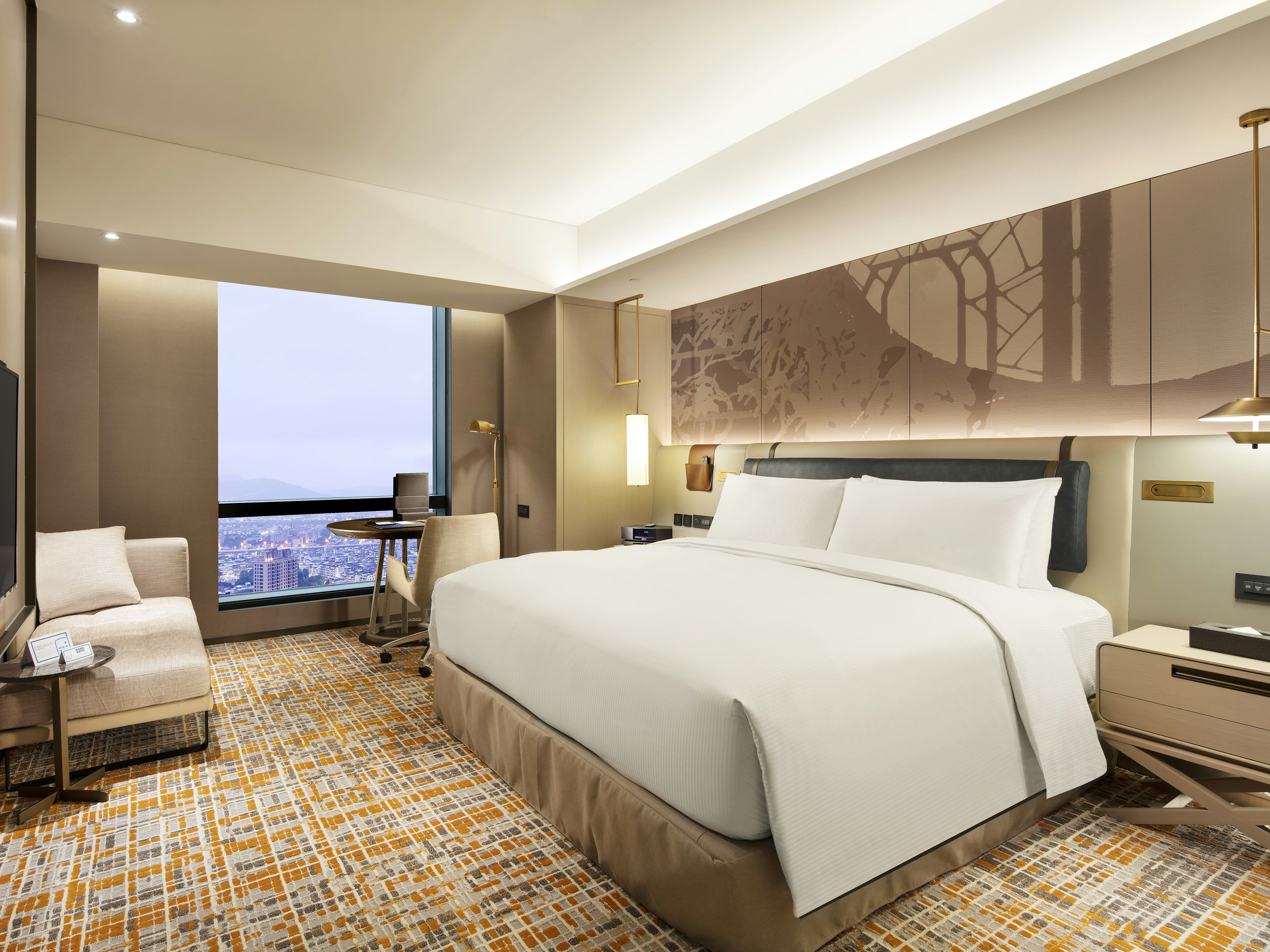 PRESIDENTIAL, SUITE, KING BED