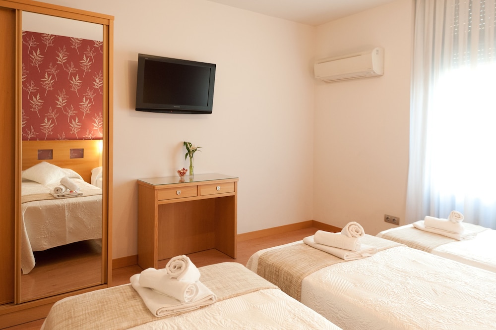 Hostal Abami I I 8/22