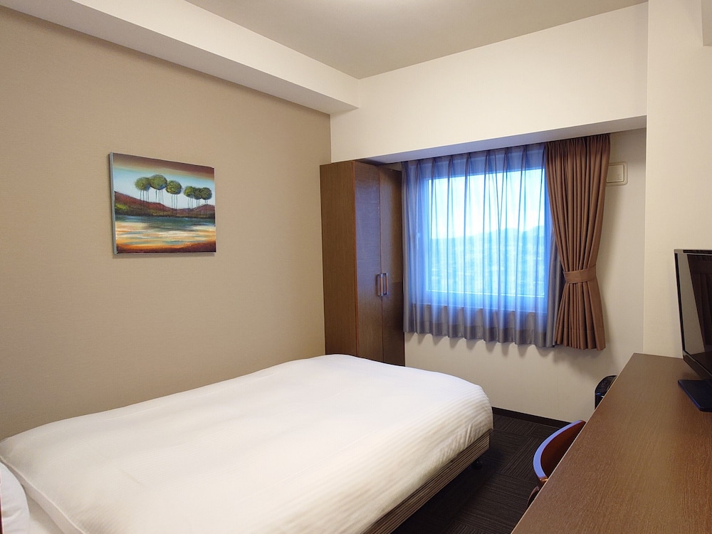 ROOM, SINGLE