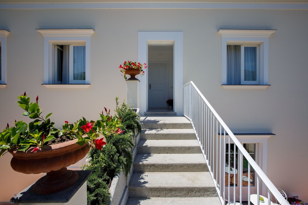 VILLA DON CAMILLO RELAIS 10/69