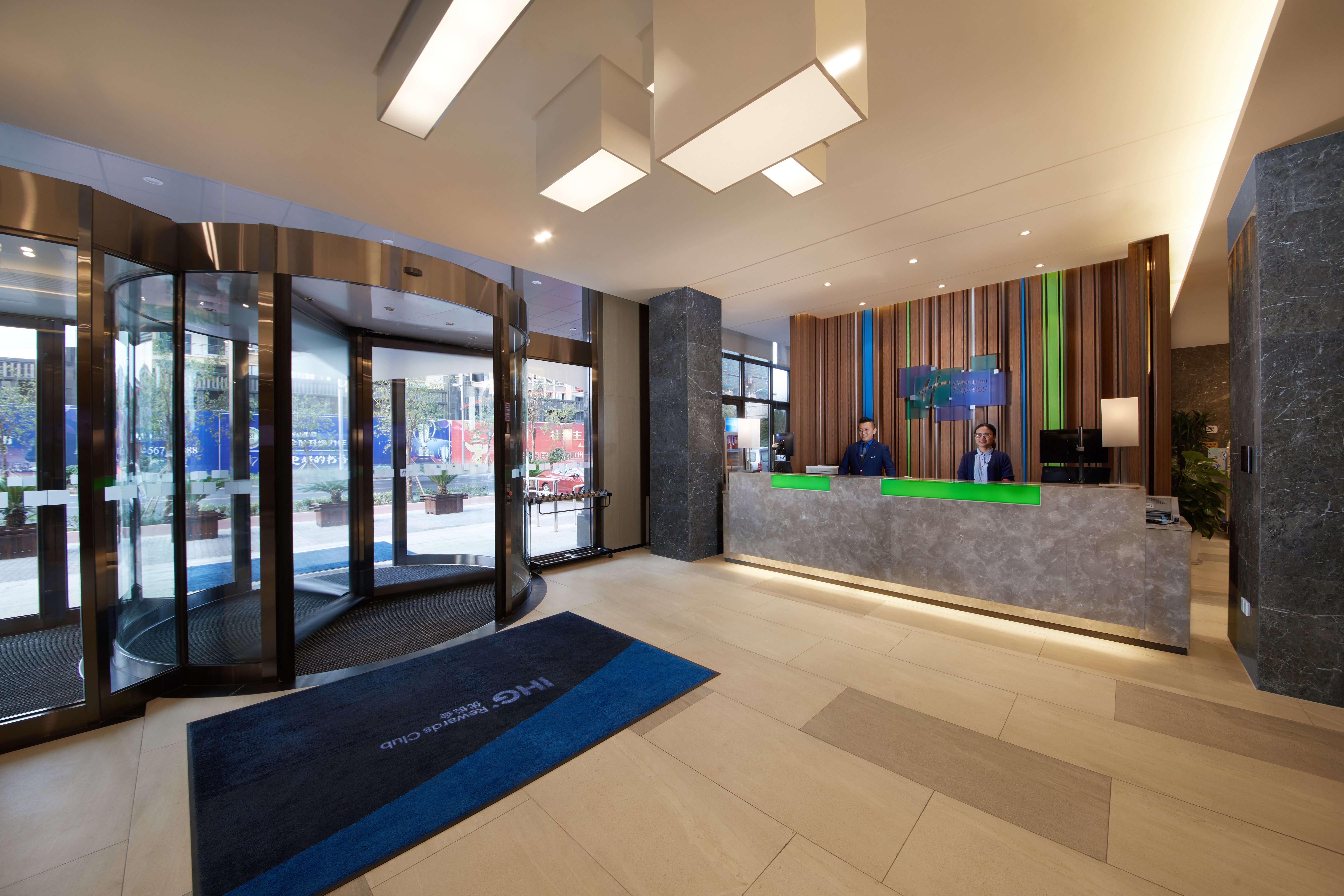 HOLIDAY INN EXPRESS ZHANGJIAGANG EAST 27/31