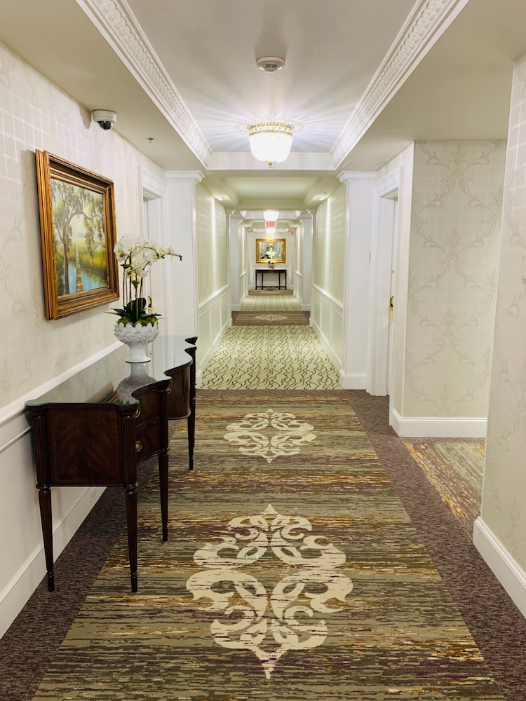 Market Pavilion Hotel 14/61
