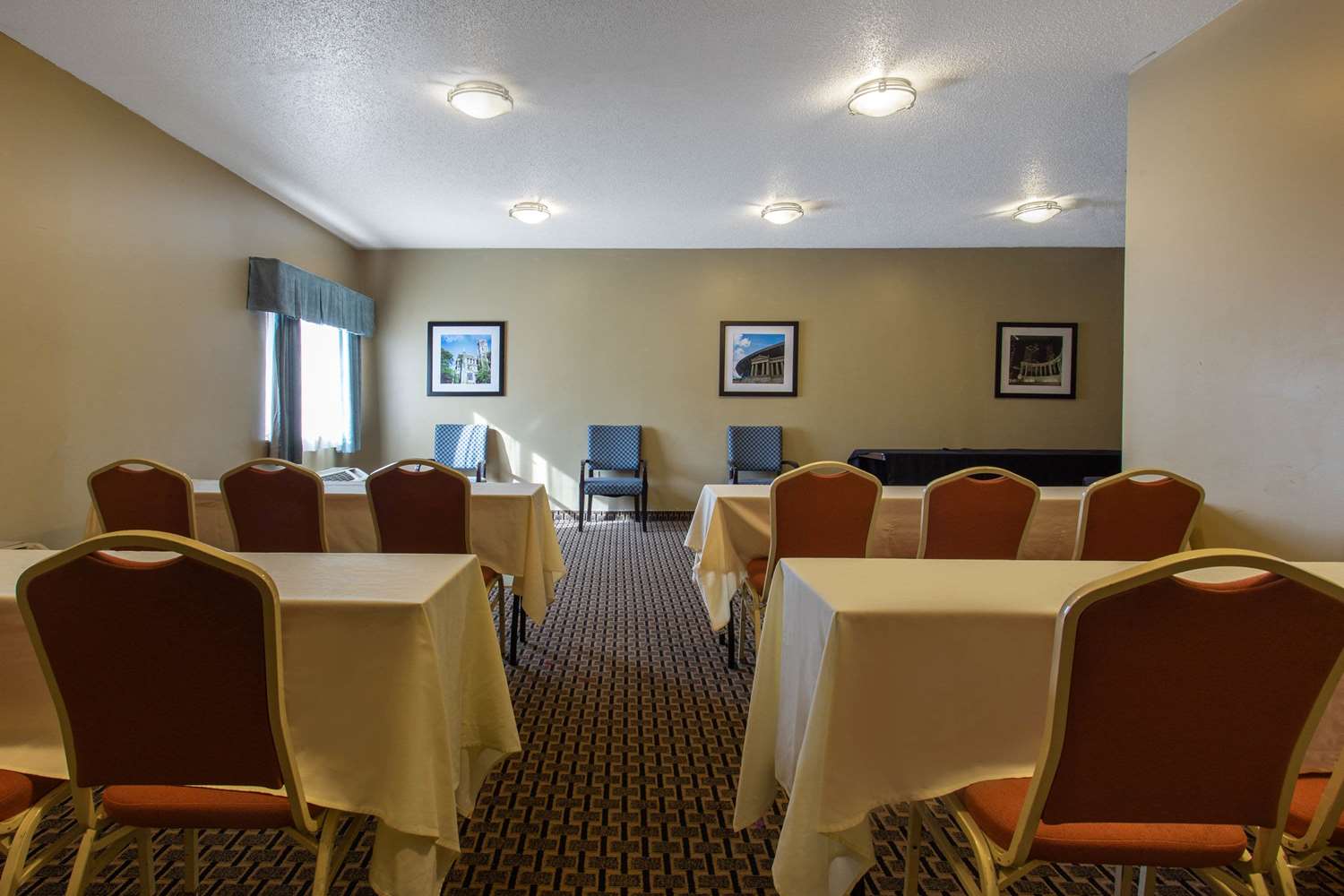 Ramada by Wyndham Glendale Heights/Lombard 7/18