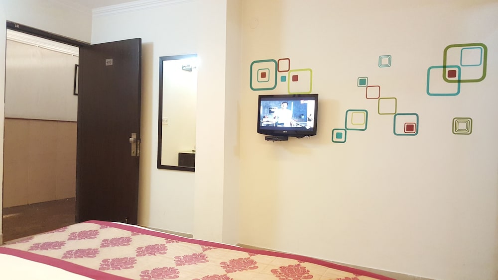 Hotel Delhi Aerocity 9/75