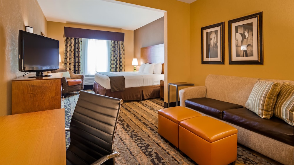 Best Western Plus Tupelo Inn Suites 34/45