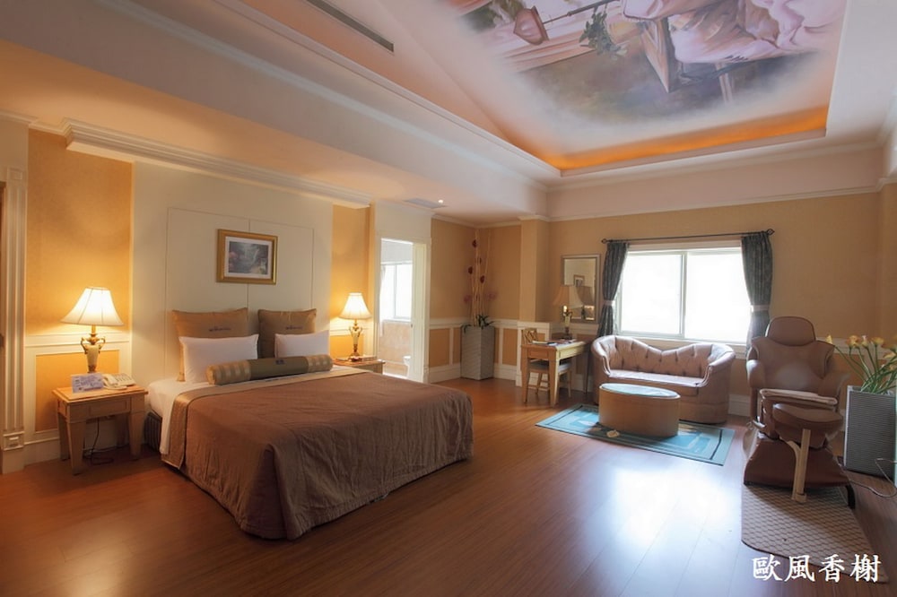 Regale Villa Hotel 19/73