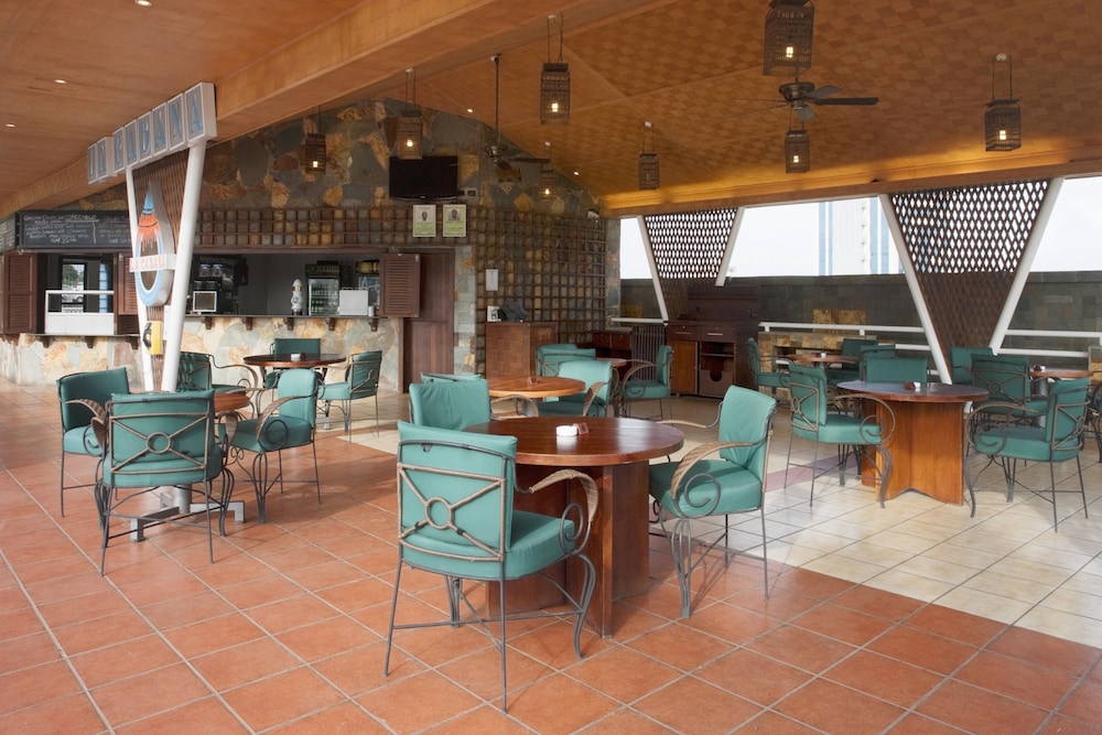 HOLIDAY INN ACCRA AIRPORT 47/60