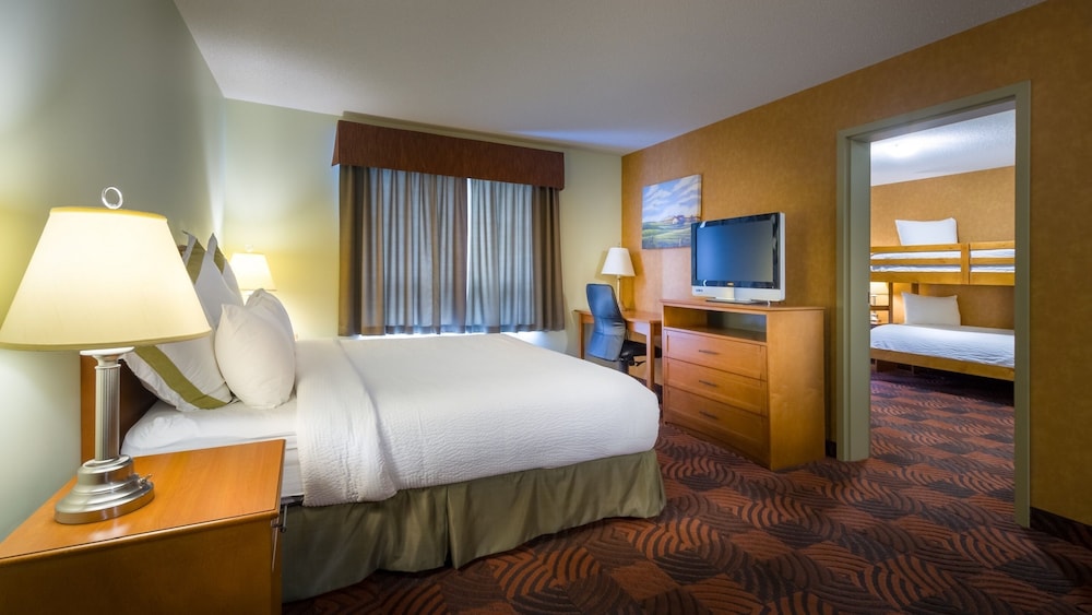 Service Plus Inns and Suites Calgary 9/56