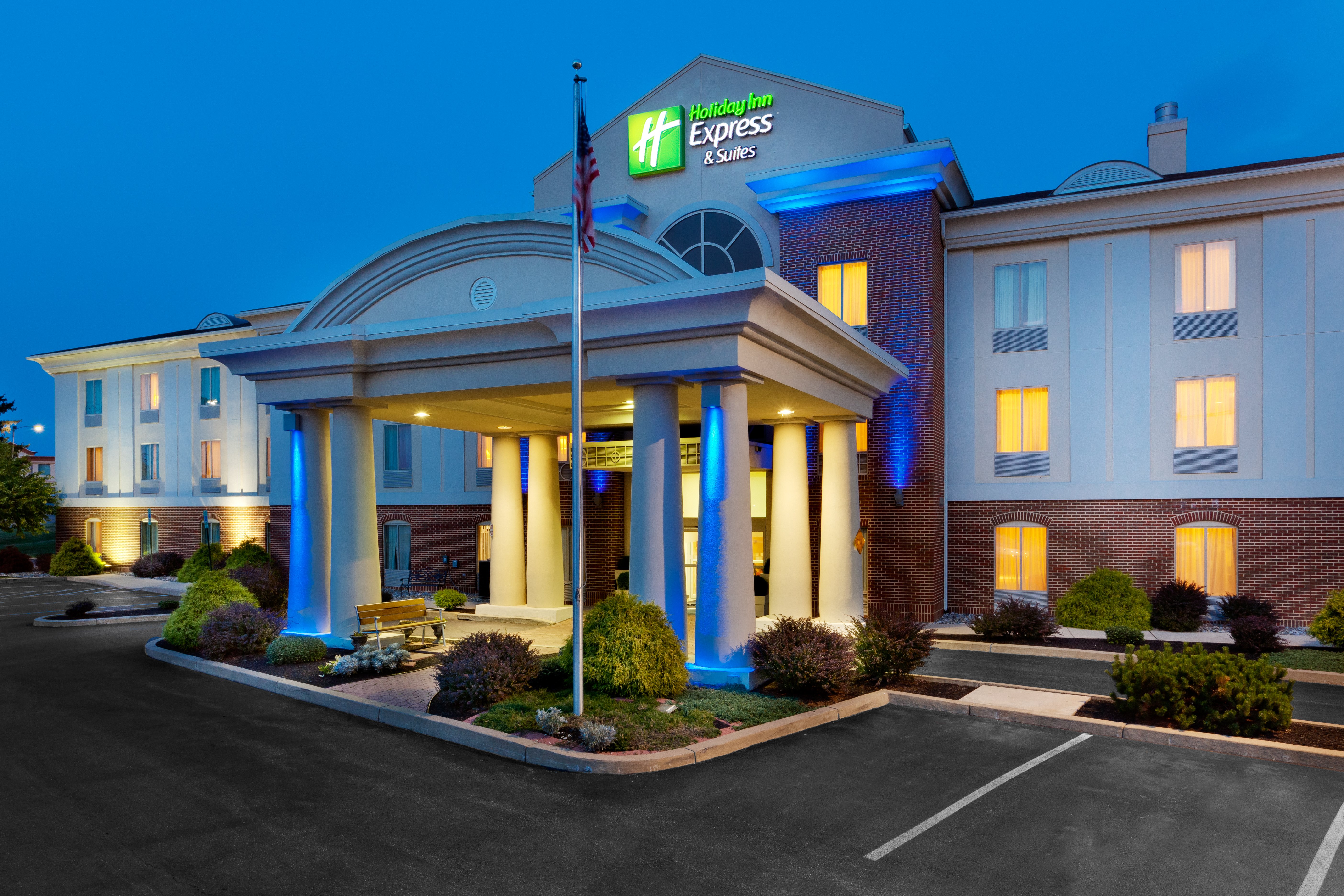 Holiday Inn Express Hotel Suites Chambersburg 66/71