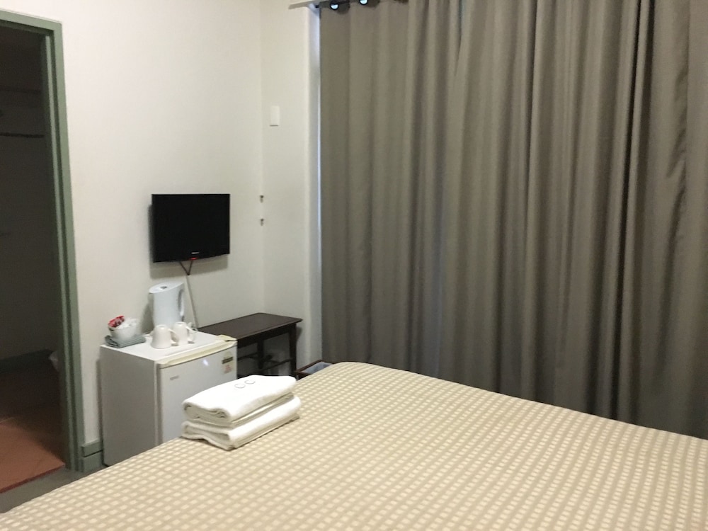 Amaroo Hotel 10/41