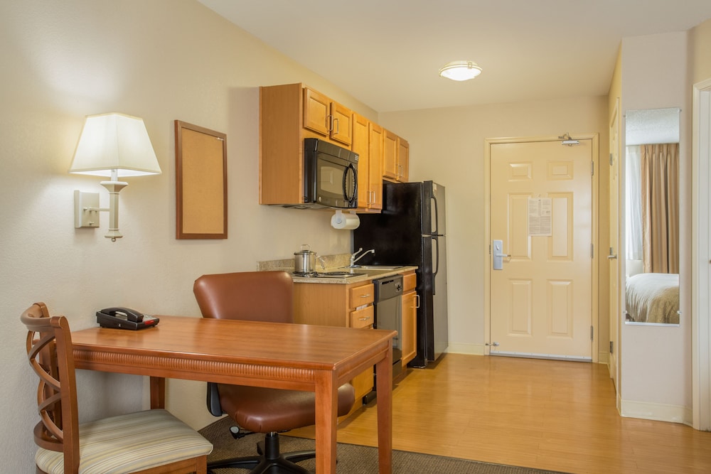 Candlewood Suites Nogales 38/64