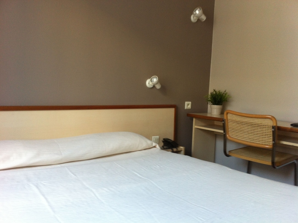 Room, Double Bed