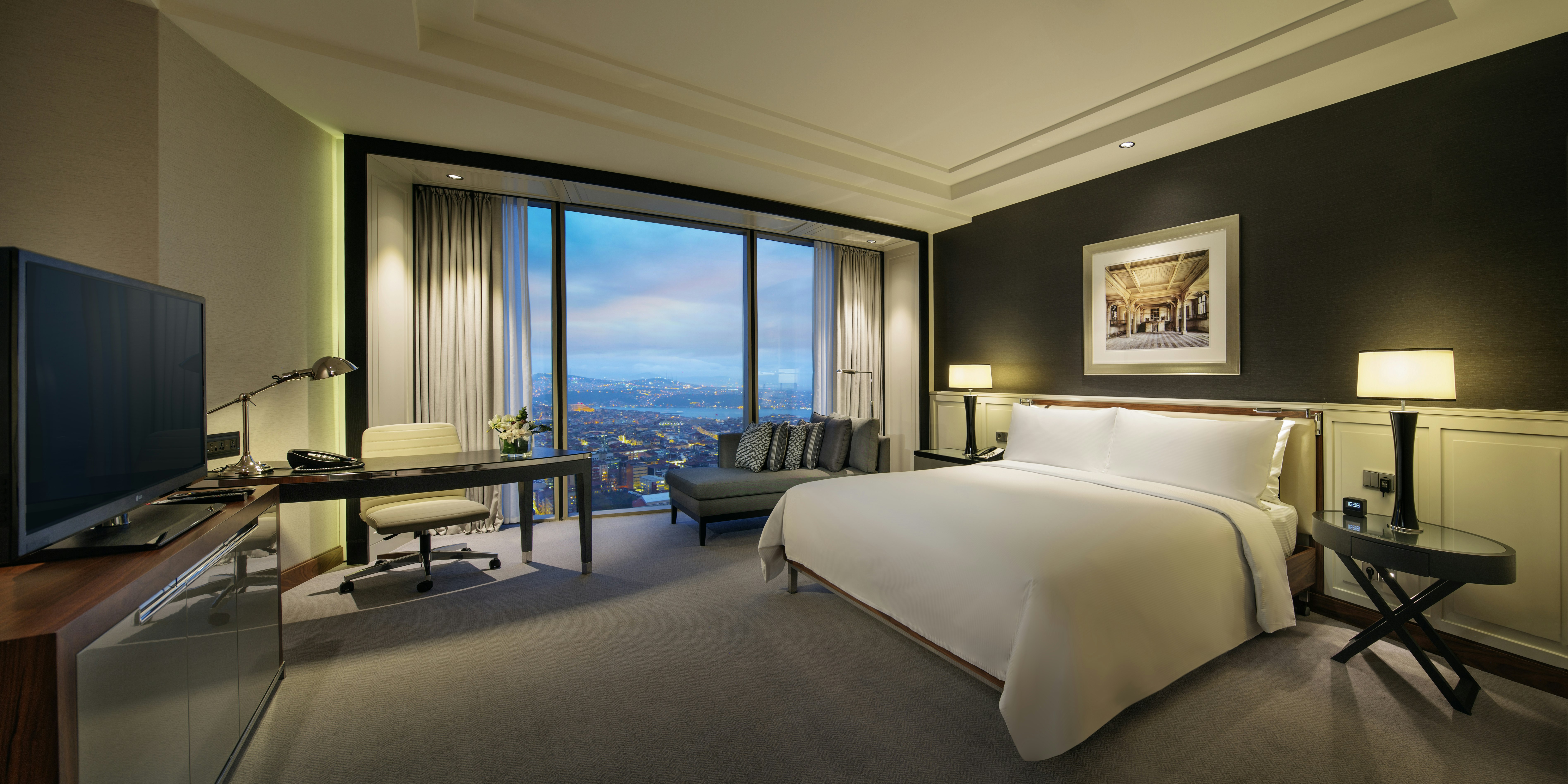 EXECUTIVE, KING BED, ACCESSIBLE