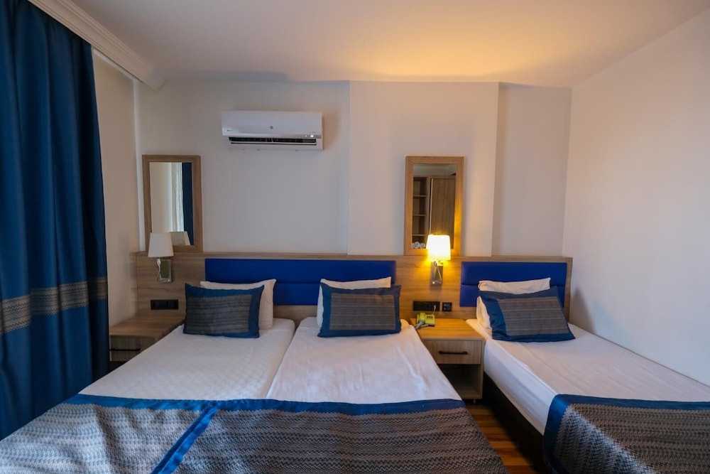 Relax Beach Hotel 16/50