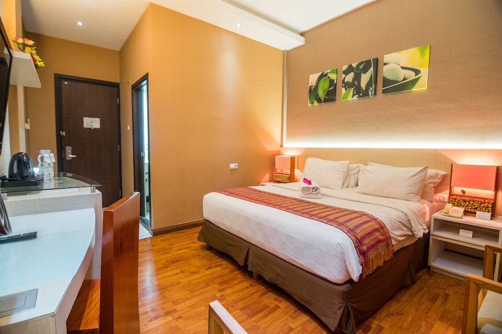 DELUXE, DOUBLE BED