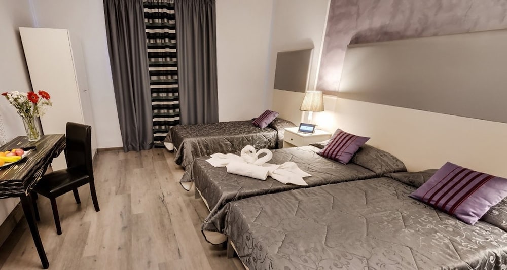 SLIEMA MARINA HOTEL 32/70