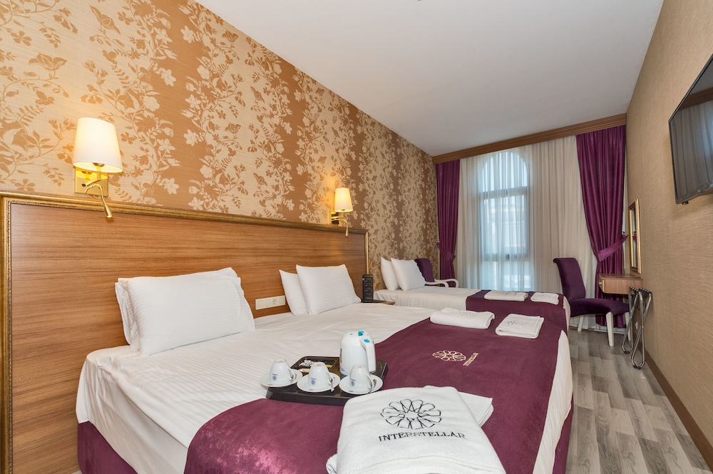 INTERSTELLAR HOTEL 25/59