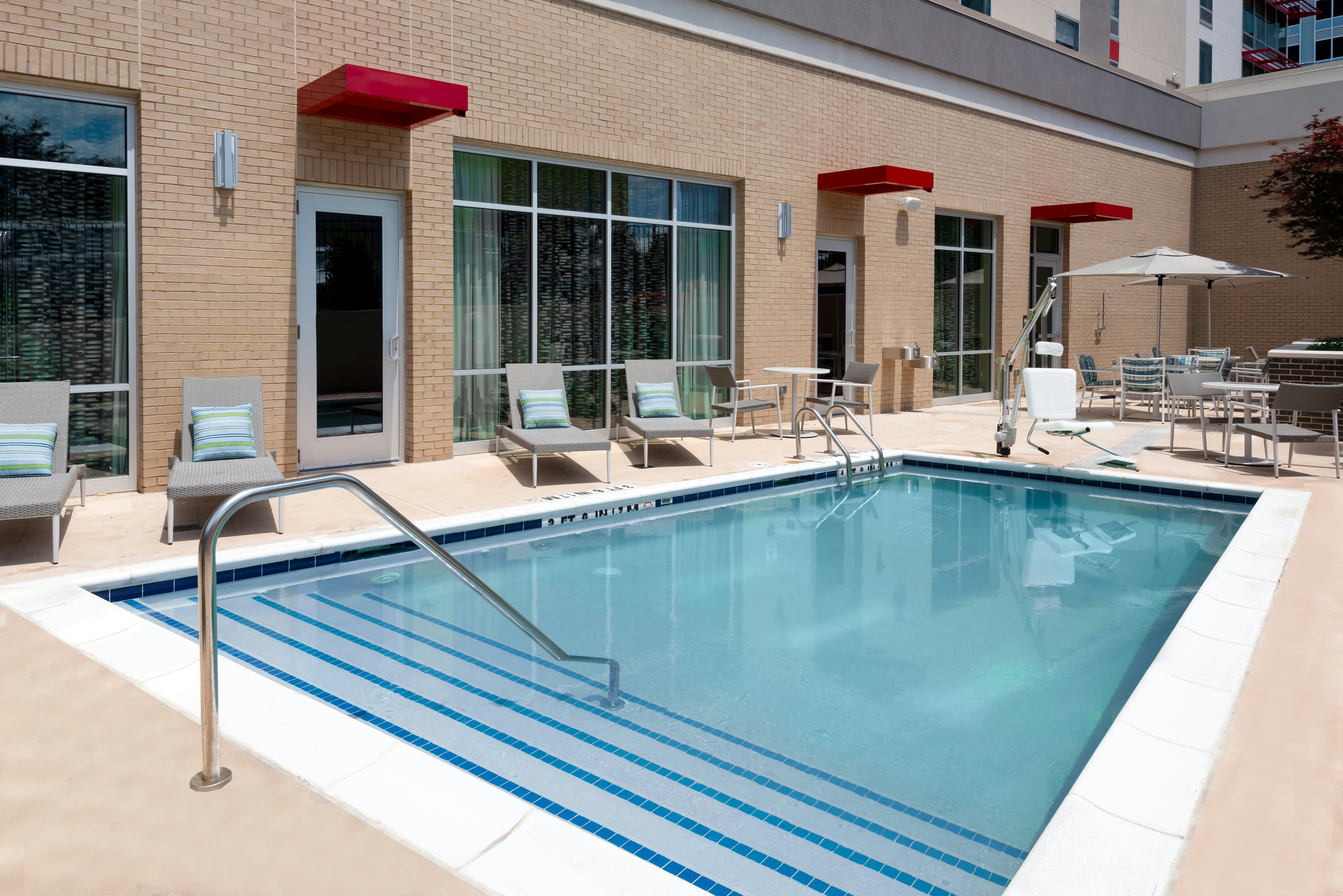 Hampton Inn & Suites Atlanta Buckhead Place Ga 16/44